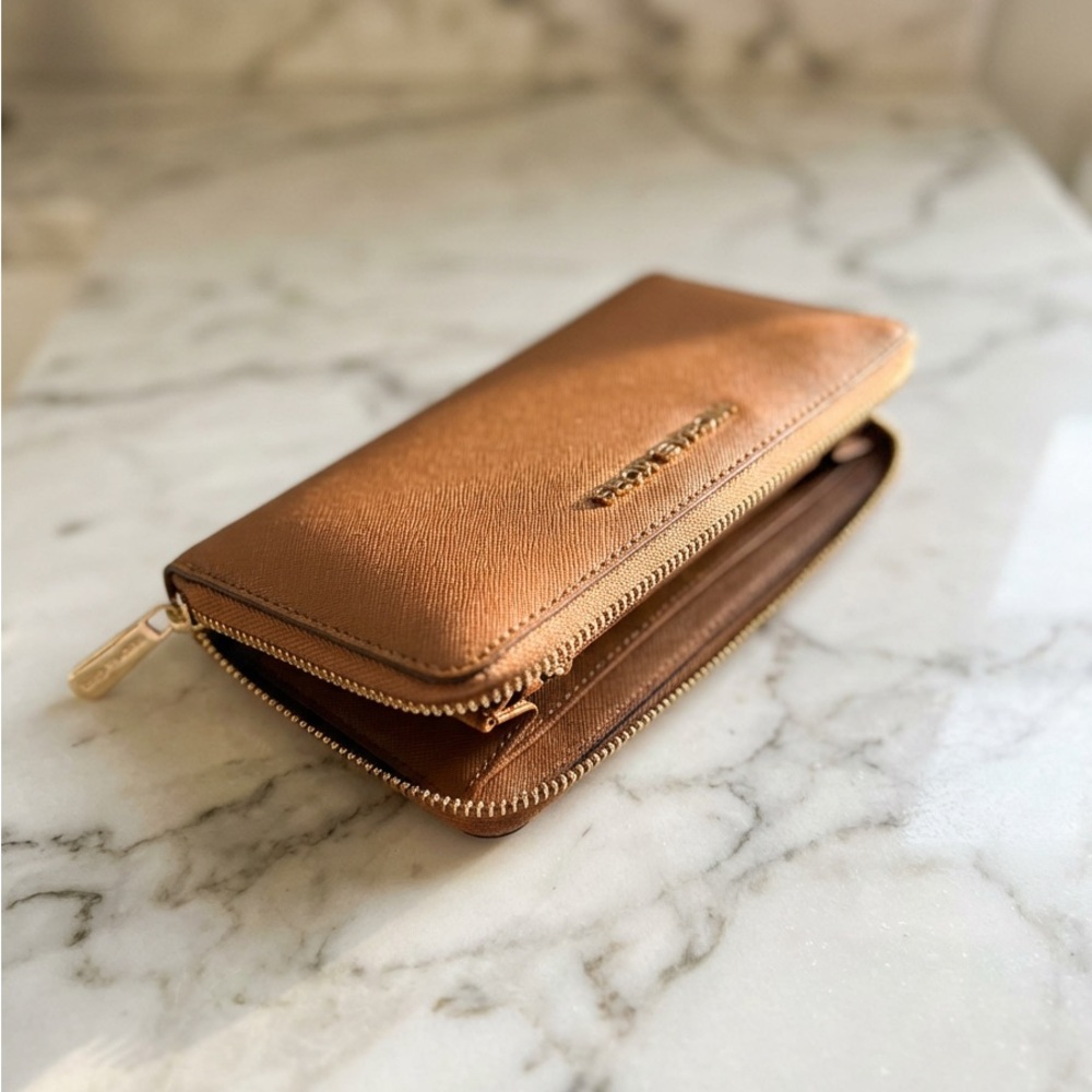 Michael Kors Blush Wallet